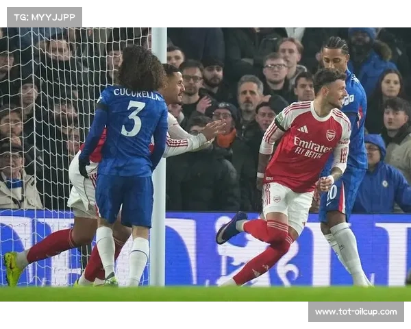 英联杯半决赛首回合：阿森纳客场3-2险胜切尔西，哲凯赖什传射